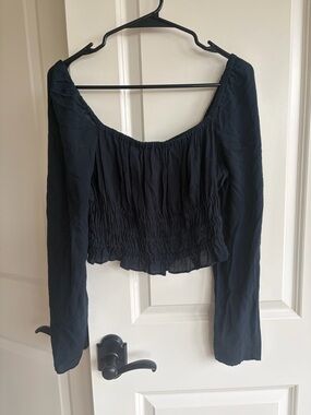 Urban Outfitters Black Long-Sleeve Smocked Crop Top Size M